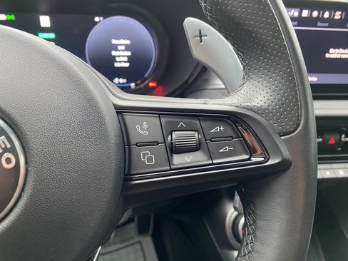 Used 2024 Alfa Romeo Tonale Veloce image 21