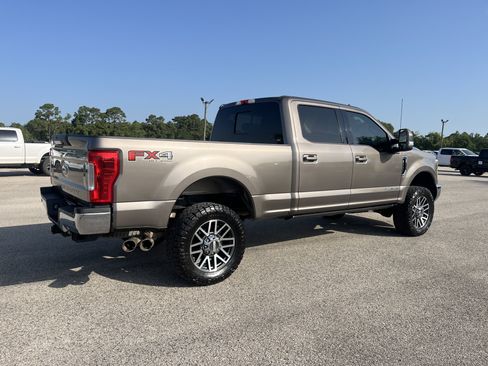 Used 2019 Ford F250 Lariat w/ Lariat Value Package AWD/4WD image 2