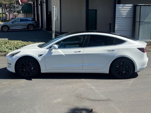 Used 2019 Tesla Model 3 Standard Range Plus RWD image 4
