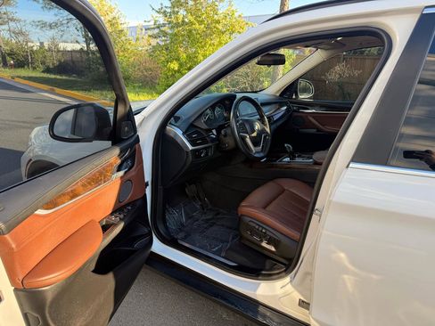 Used 2015 BMW X5 xDrive50i AWD/4WD image 14