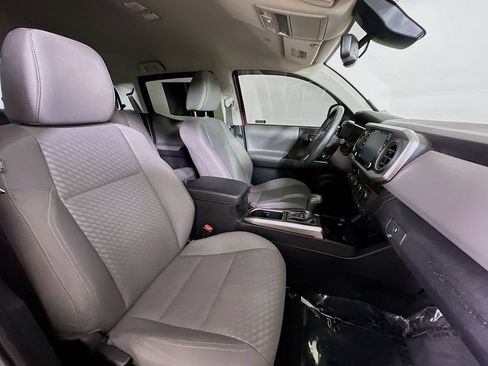 Used 2023 Toyota Tacoma SR5 AWD/4WD image 12