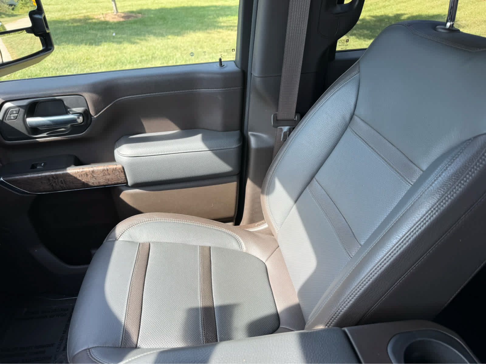 Used 2021 GMC Sierra 3500 Denali w/ Denali Ultimate Package AWD/4WD image 28