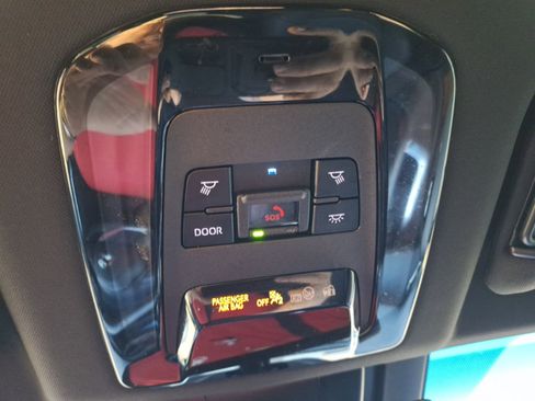 Used 2023 Toyota Venza Limited image 29