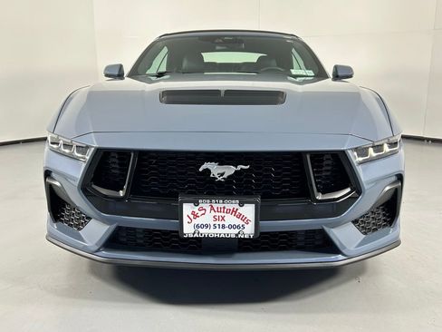 Used 2025 Ford Mustang GT Premium image 7