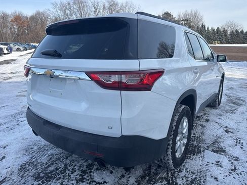 Used 2020 Chevrolet Traverse LT image 3