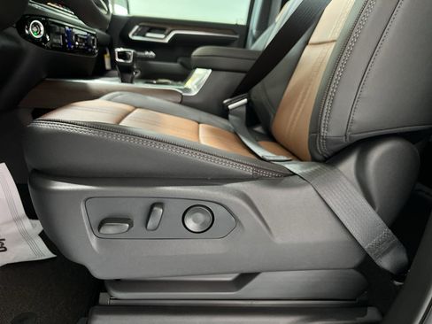 New 2026 Chevrolet Silverado 1500 High Country w/ Technology Package AWD/4WD image 12