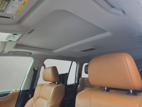 Used 2021 Lexus LX 570 4WD w/ Luxury Package image 25