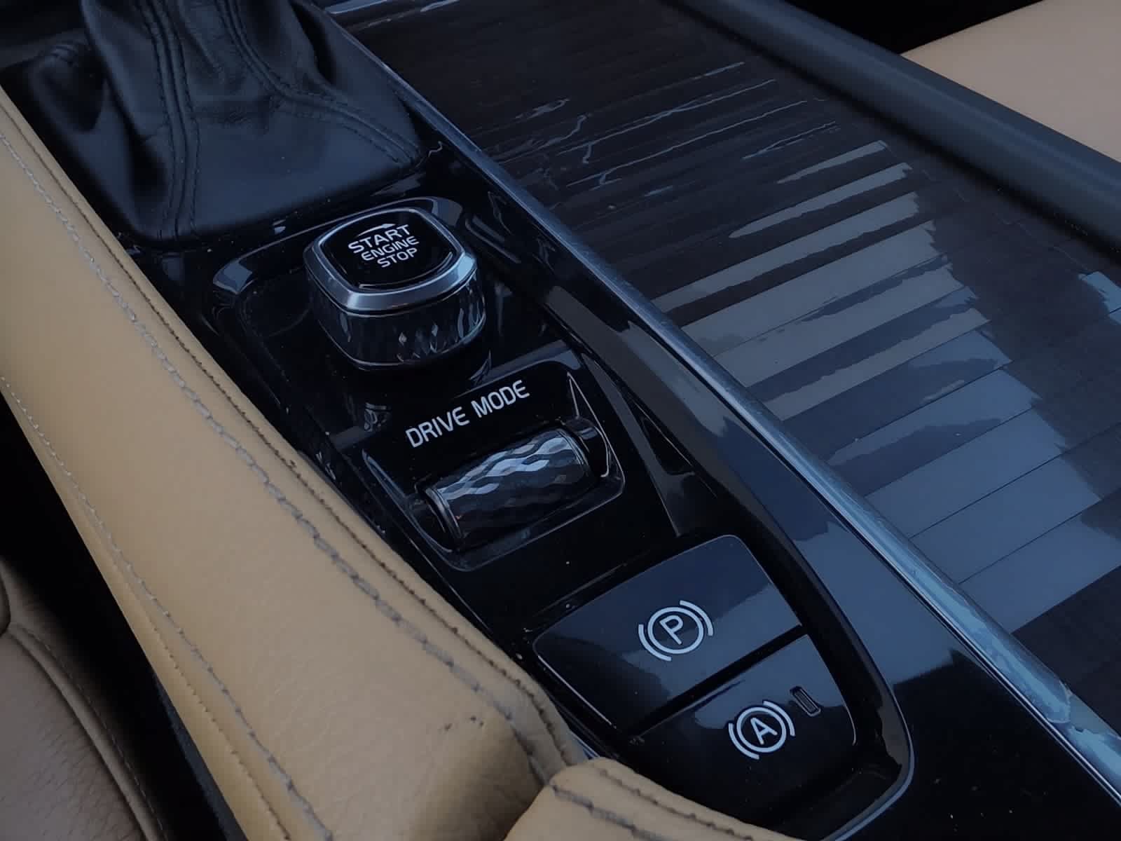 Used 2018 Volvo S90 T5 Momentum w/ Convenience Package FWD image 21
