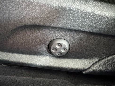 Used 2021 Mercedes-Benz E 350 4MATIC Sedan image 11