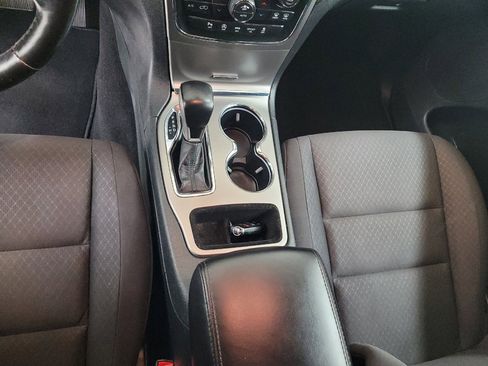 Used 2020 Jeep Grand Cherokee Laredo w/ Security & Convenience Group AWD/4WD image 26