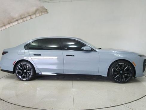 Used 2024 BMW 740i xDrive w/ Premium Package image 69