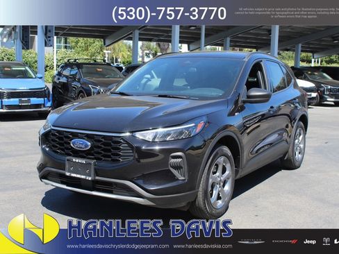 Used 2025 Ford Escape ST-Line AWD/4WD image 3