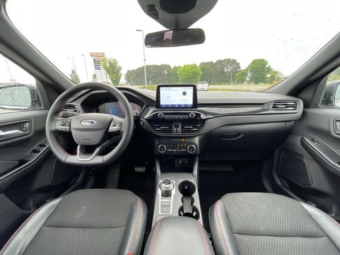 Used 2025 Ford Escape ST-Line image 28
