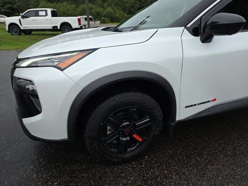 Used 2025 Nissan Rogue SV AWD/4WD image 31