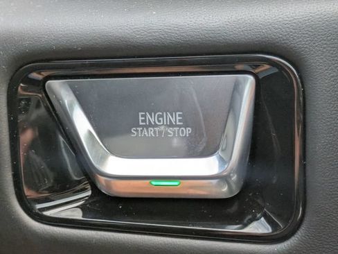 Used 2025 GMC Yukon XL AT4 Ultimate AWD/4WD image 31
