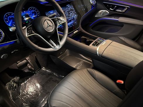New 2026 Mercedes-Benz EQS 400 4MATIC SUV image 9