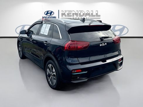 Used 2022 Kia Niro EX Premium w/ Cold Weather Package image 4
