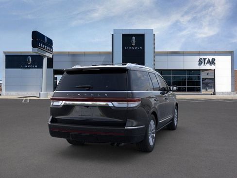 New 2022 Lincoln Navigator 4WD image 8