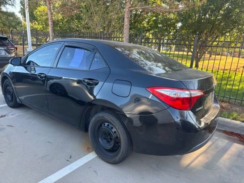 Used 2016 Toyota Corolla LE FWD image 4