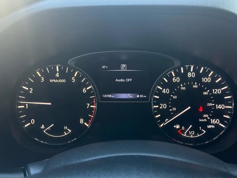 Used 2017 Nissan Pathfinder SL w/ Trailer Tow Package FWD image 13