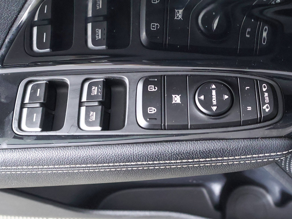 Used 2022 Kia Niro EX w/ Cold Weather Package FWD image 37