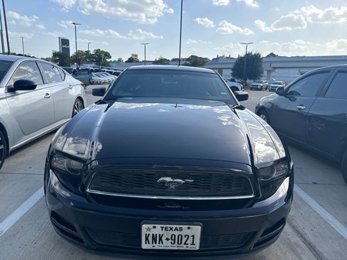 Used 2014 Ford Mustang Coupe RWD image 2