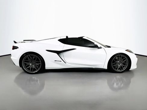 Used 2023 Chevrolet Corvette Z06 w/ Stealth Interior Trim Package RWD image 6