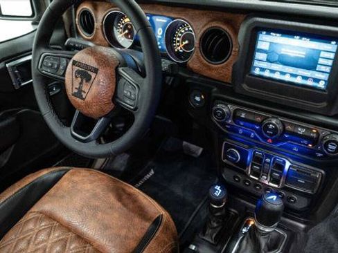 Used 2023 Jeep Gladiator Sport AWD/4WD image 29