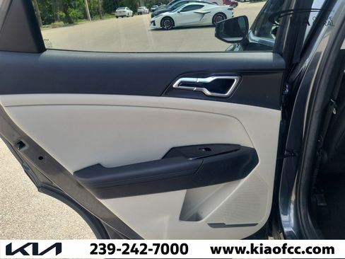 Used 2023 Kia Sportage EX FWD image 12