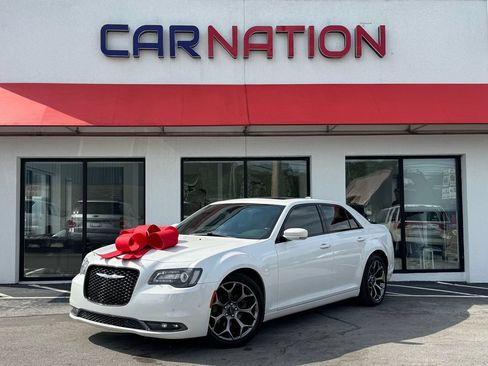 Used 2015 Chrysler 300 S w/ 300S Premium Group RWD image 2