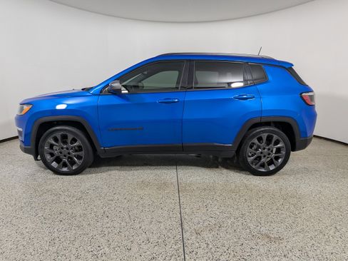 Used 2021 Jeep Compass Latitude FWD image 4