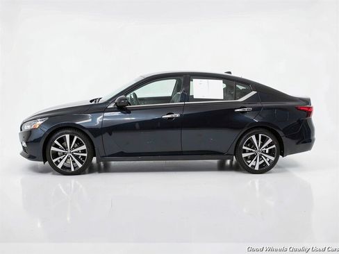 Used 2019 Nissan Altima 2.5 Platinum FWD image 8