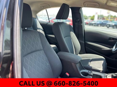 Used 2025 Toyota Corolla LE FWD image 5