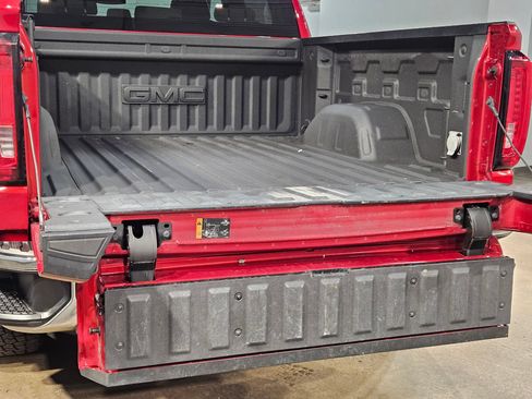 Used 2021 GMC Sierra 1500 SLT AWD/4WD image 18