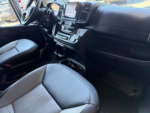 Used 2025 RAM ProMaster 2500 w/ Convenience Group FWD image 14