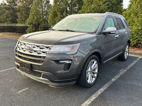 Used 2019 Ford Explorer XLT w/ Equipment Group 202A image 9