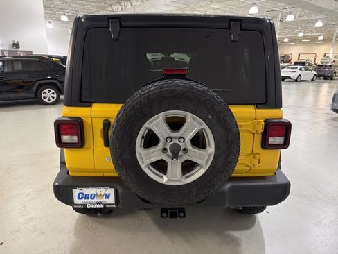 Used 2018 Jeep Wrangler Unlimited Sport S AWD/4WD image 7