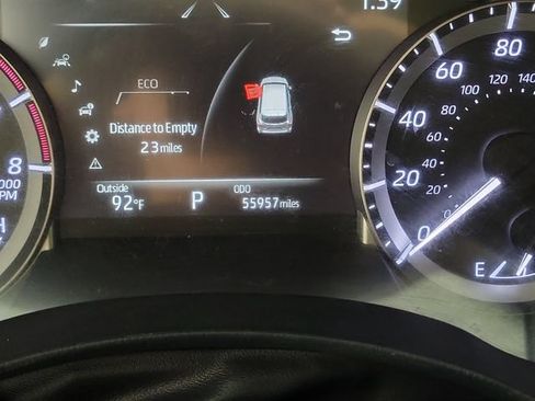 Used 2024 Toyota Highlander XSE FWD image 2