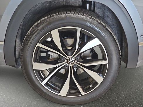 Used 2025 Volkswagen Atlas Cross Sport SEL Premium R-Line AWD/4WD image 35