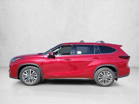 Used 2026 Toyota Highlander Platinum AWD/4WD image 8