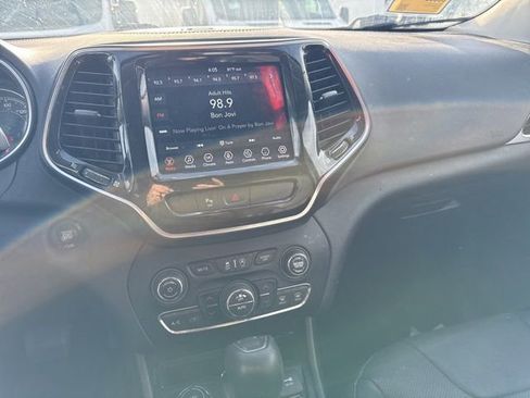 Used 2020 Jeep Cherokee Limited image 9