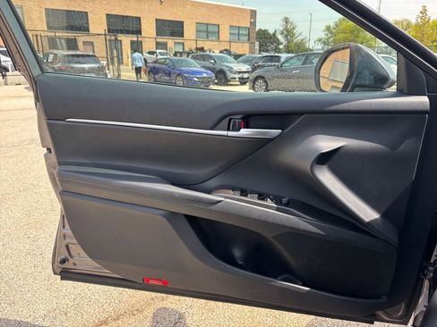 Used 2024 Toyota Camry SE FWD image 18