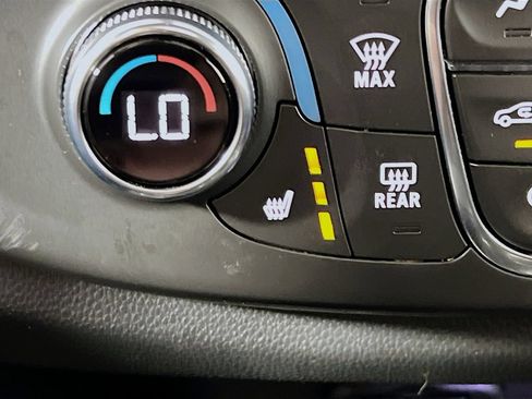 Used 2023 Chevrolet Traverse RS AWD/4WD image 21