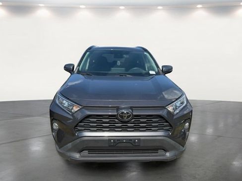 Used 2019 Toyota RAV4 XLE w/ Convenience Package AWD/4WD image 2