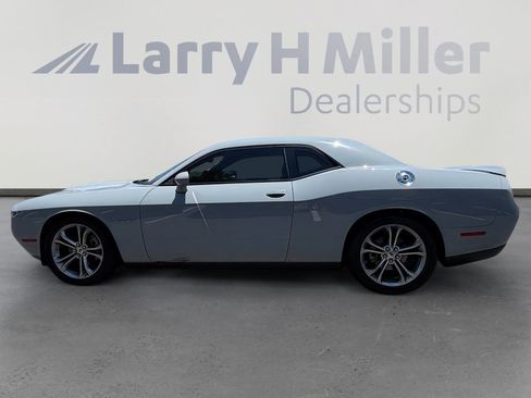 Used 2022 Dodge Challenger R/T RWD image 3