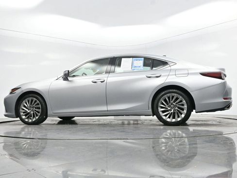 Used 2019 Lexus ES 350 Ultra Luxury w/ Accessory Package image 42