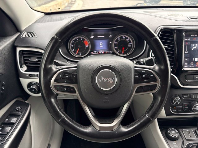 Used 2019 Jeep Cherokee Limited AWD/4WD image 18