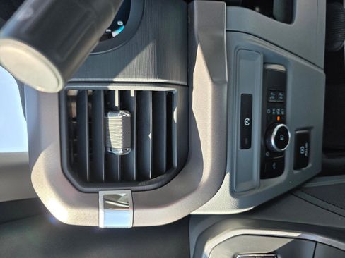 Used 2025 Ford F150 XLT w/ Equipment Group 301A Standard image 12