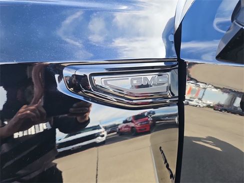 Used 2024 GMC Yukon XL Denali w/ Denali Reserve Package image 32