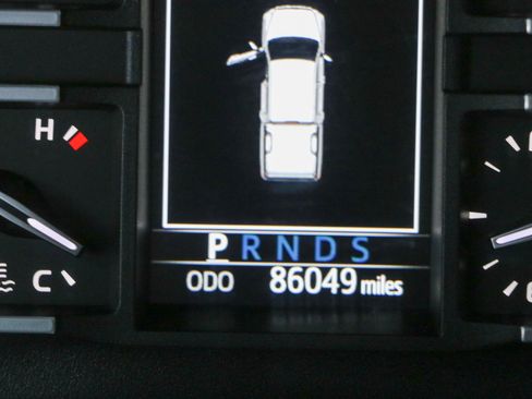 Used 2021 Toyota Tundra SR5 AWD/4WD image 17